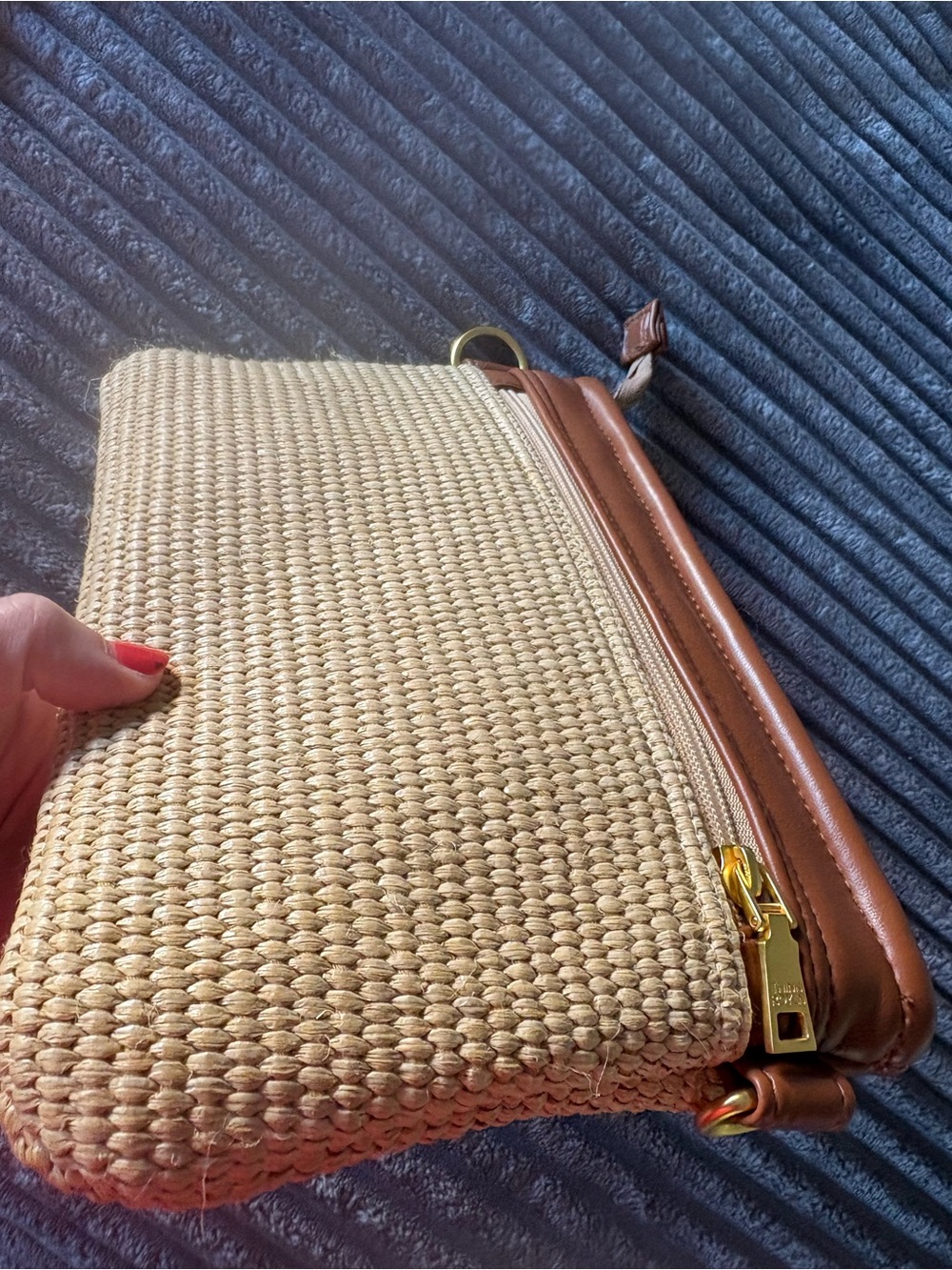 Think Roylan Leather Trim
Woven Crossbody / Clutch / Shoulder Bag - Picture 11 of 12